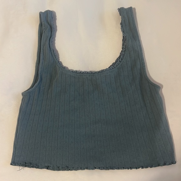 Cropped Button Tank - Picture 4 of 4